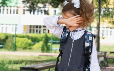 Jak ośmielić dziecko: sposoby na nieśmiałość
